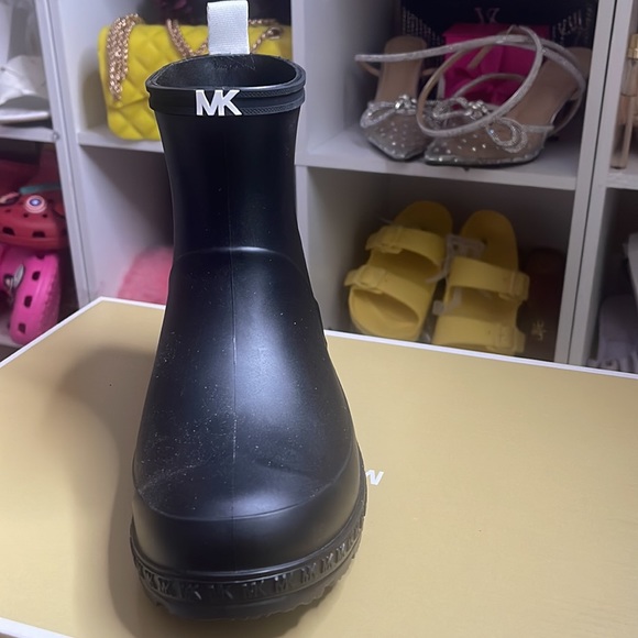 Micheal Kors ankle rain bootie - Picture 7 of 14